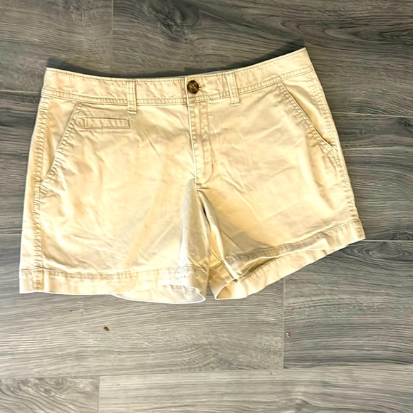 Old Navy Pants - Old Navy perfect 5” shorts for women. Size 8